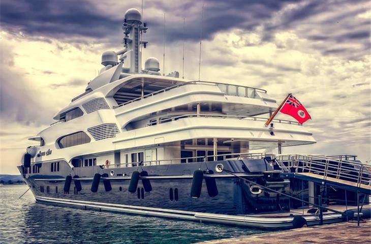 Yacht Master II: Embracing the Sea’s Majesty